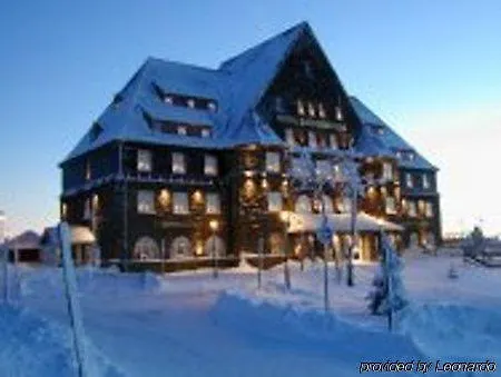 Saechsischer Hof מלון